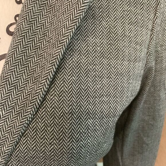 Tahari Black and White chevron print jacket size M - Picture 3 of 7